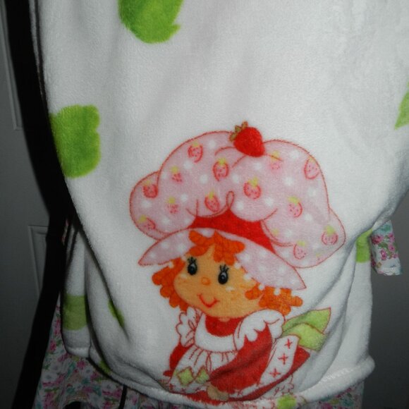 Strawberry Shortcake 🍓🍰Plush Throw/Blanket 2025🍰 50" X 60"🆕⌚📦🏃💨🚚 - Picture 5 of 16